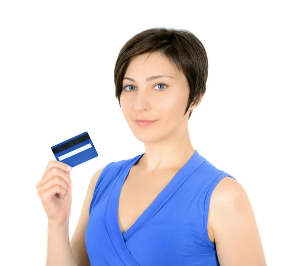 Junge Frau zeigt Kreditkarte — Stockfoto