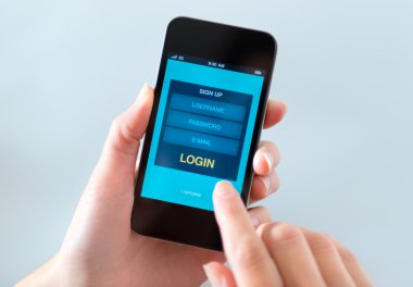 giriş formu penceresini üstünde hareket eden telefon