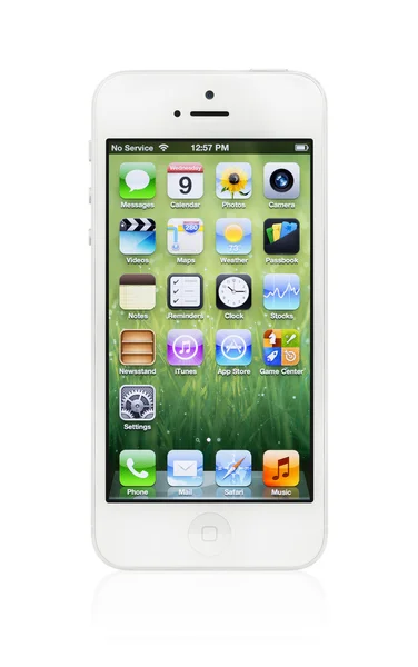 新白色苹果 iphone 5 — 图库照片