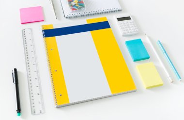 Masa üzerinde Office öğeleri
