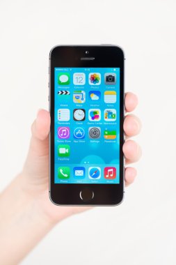 Apple iphone 5'ler elinde