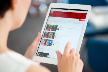 Apple ipad hava YouTube müzik çalma listesi