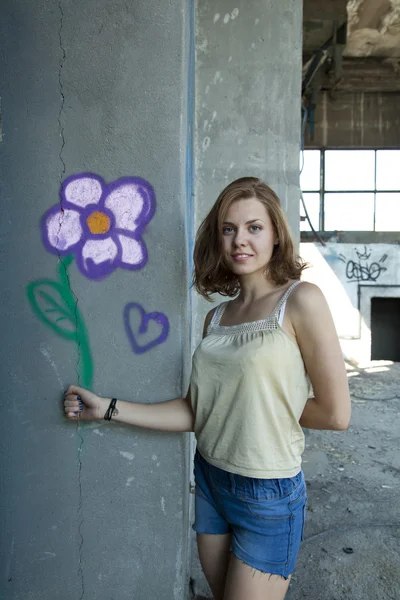 Flower on the wall — Stock Photo, Image