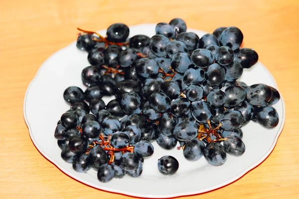 Grapes on the table — Stock Photo, Image