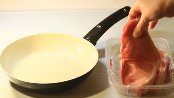 Preparar refeições, carne grelhada — Vídeo de Stock