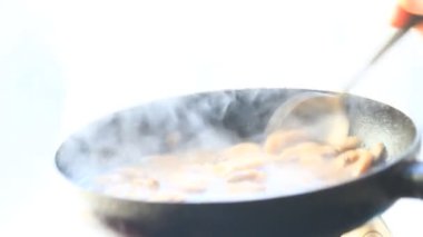 Kızarmış yağlı mantar