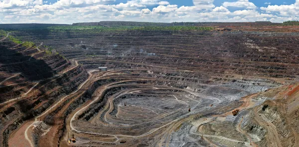 Panoráma a külszíni bánya Jogdíjmentes Stock Képek