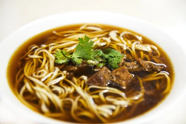 Sıcak tabak beef noodle Telifsiz Stok Fotoğraflar