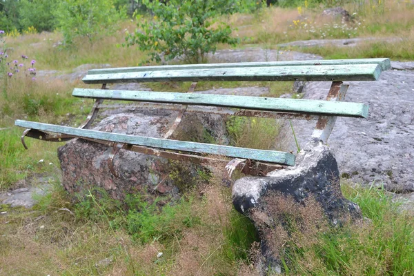 Broken bench — Stok fotoğraf