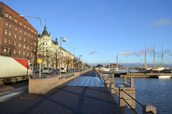 ヘルシンキ、フィンランドの堤防 — ストック写真