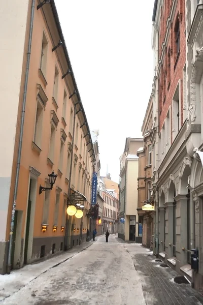 Narrow street in Riga — Stock Photo, Image