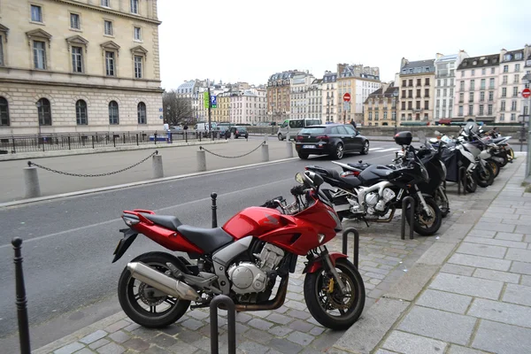 Calle en el centro de París — Foto de Stock