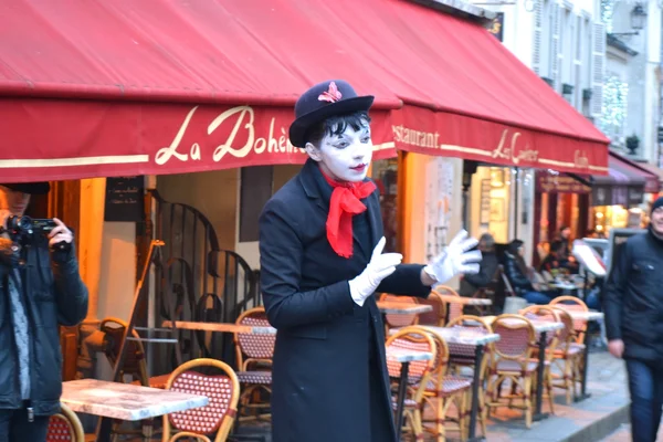 哑剧在巴黎的街道上. — 图库照片