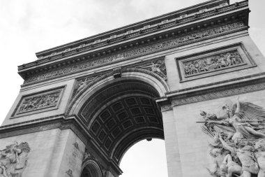 Paris 'te Zafer Takı.