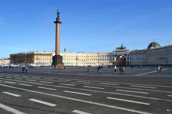 Alexander kolumn på torget — Stockfoto