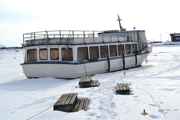 Yacht à Kotka en hiver — Photo