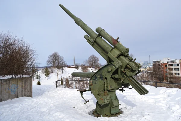 Vecchio cannone antiaereo della seconda guerra mondiale — Foto Stock