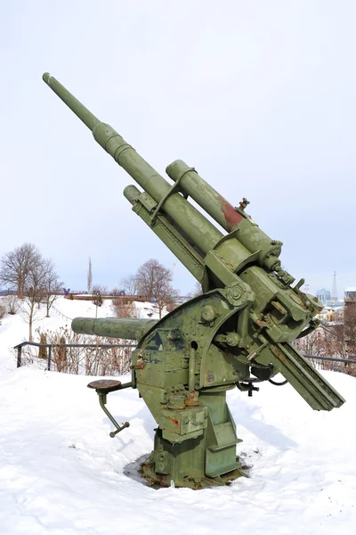 Antiguo cañón antiaéreo de la Segunda Guerra Mundial — Foto de Stock