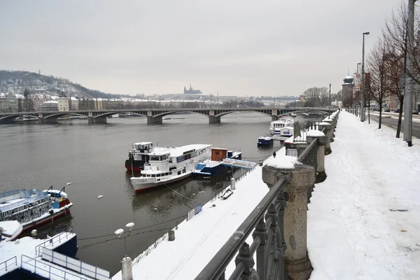 Kajen i centrala Prag — Stockfoto