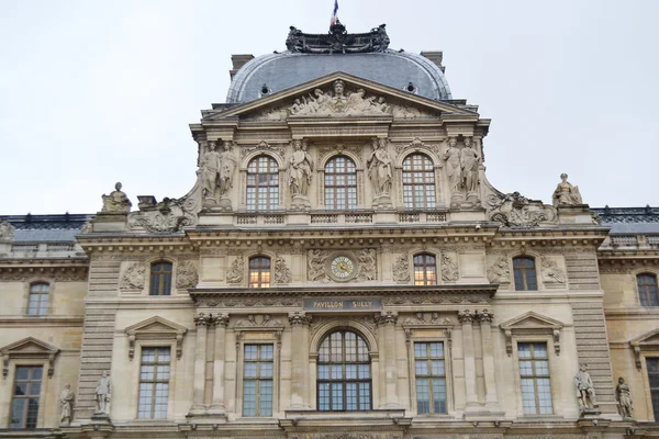 巴黎卢浮宫 — 图库照片