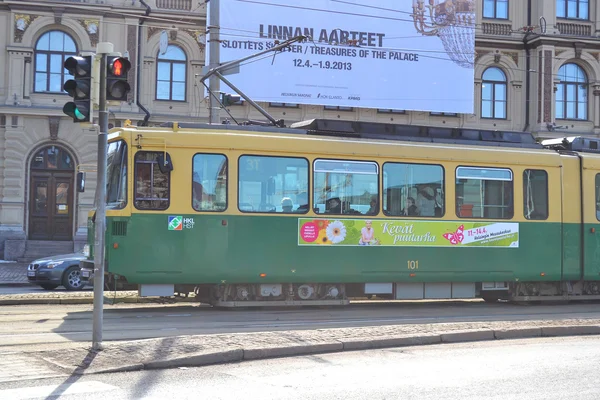 Green tram in the capital of Finland, Helsinki — Stock Photo, Image