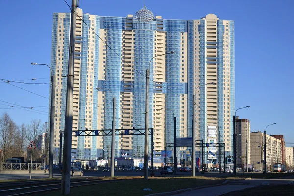 Modern gebouw aan de rand van St. Petersburg — Stockfoto