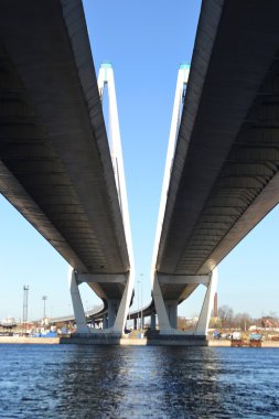 St. Petersburg 'daki Kablo Kalan Köprü