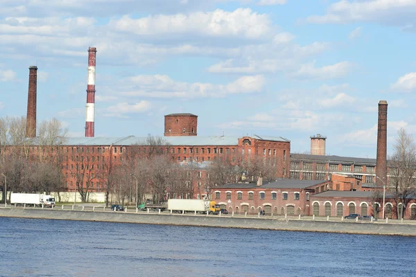 O edifício velho da fábrica, St.Petersburg — Fotografia de Stock