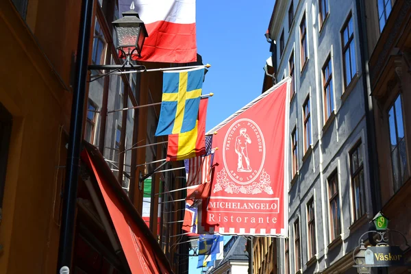 Flaggen auf der Straße in Stockholm — Stockfoto