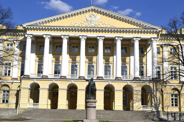 Smolny pałacu w Sankt Petersburgu — Zdjęcie stockowe