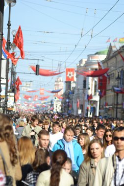 petersburg sakinleri nevsky prospect yürümek