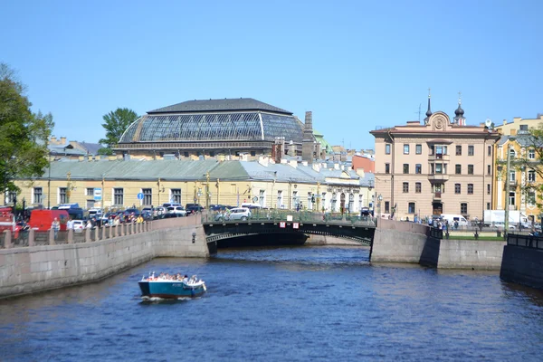 Canal del río en San Petersburgo —  Fotos de Stock