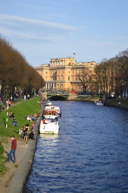 mikhailovsky Kalesi ve Yusupov Nehri
