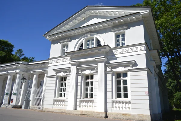 Stabilní dům na ostrově yelagin v Petrohradě — Stock fotografie