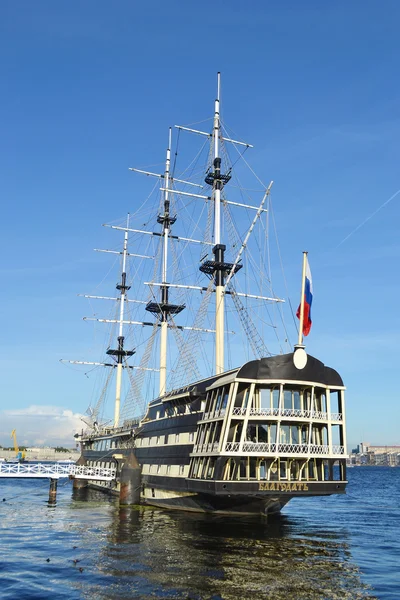 Old frigate in St.Petersburg, Russia — Stock Photo, Image