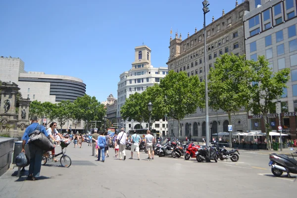 Straße im zentrum von barcelona — Stockfoto