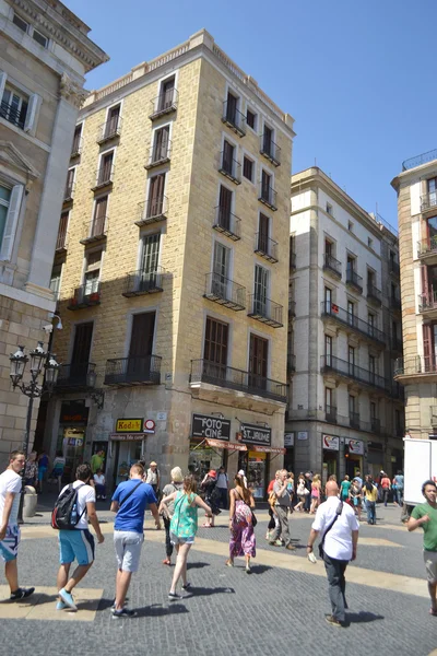 Straße im zentrum von barcelona — Stockfoto