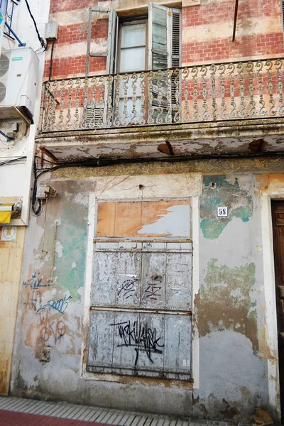 Oud huis in Catalonië. — Stockfoto