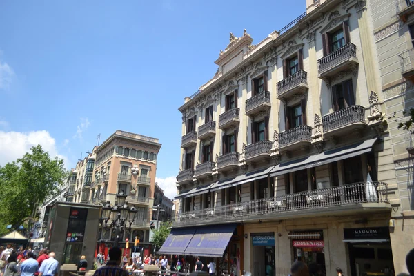 Calle en el centro de Barcelona — Foto de Stock