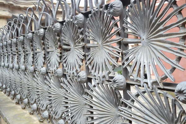 Cerca de metal em Park Guell — Fotografia de Stock