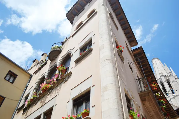 Casa velha no centro de Girona — Fotografia de Stock