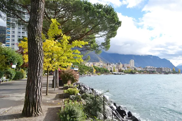 Embankment in Montreux — Stock Photo, Image