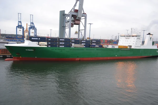 Cargo ship in the port near Helsinki — Stock Photo, Image