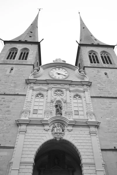 Hofkirche in Luzern. — Stockfoto