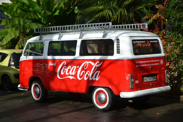 Minibús pequeño Coca Cola —  Fotos de Stock