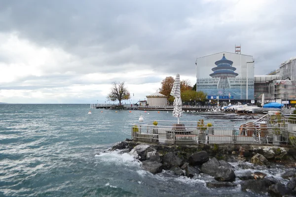 Genèvesjö och vall i Vevey, Schweiz — Stockfoto