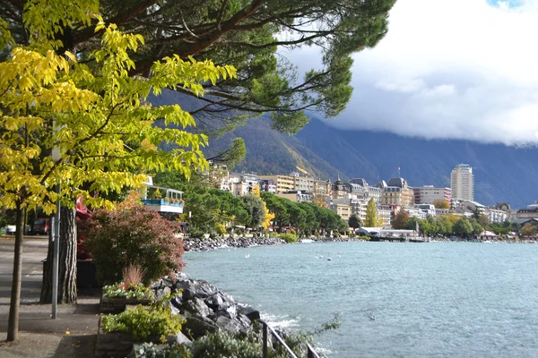 Embankment in Montreux — Stock Photo, Image