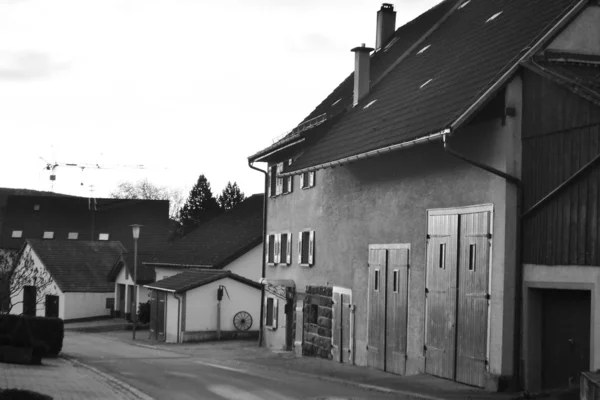 Tôt le matin dans le village allemand — Photo