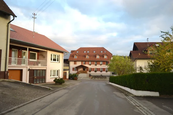 Vroege ochtend in het Duitse dorp — Stockfoto