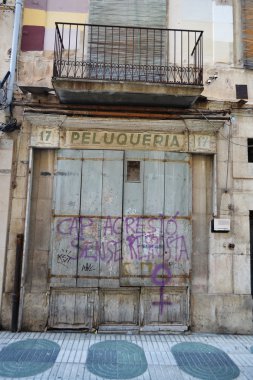 figueras yaşlı ahşap kapı